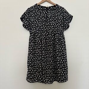 Black and white light weight v neck dress